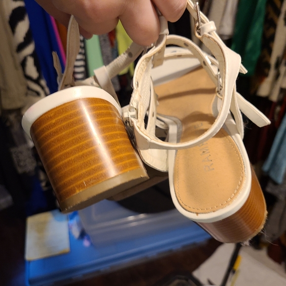 Rampage white with silver stud block heel, scrappy ankle size 10 - Picture 4 of 6